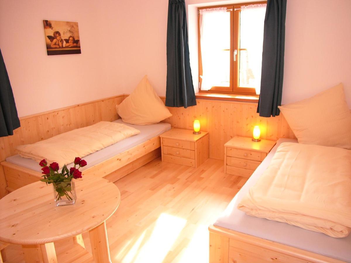 Gaestehaus Weissenbauer เลงกรีส ภายนอก รูปภาพ